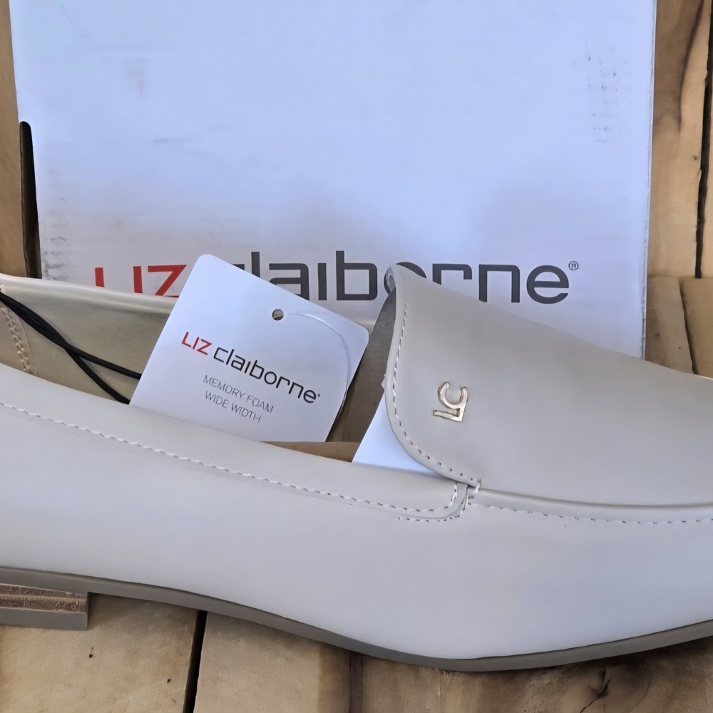 LIZ CLAIBORNE Zaria Womens 11 W Wide Cream Comfort Loafers Flats Memory Foam NEW